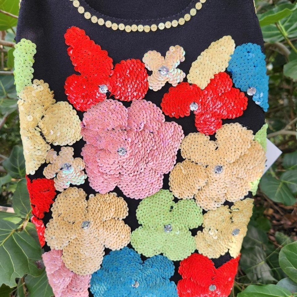 Joseph A. fun unique floral sequin tank top - Picture 2 of 5